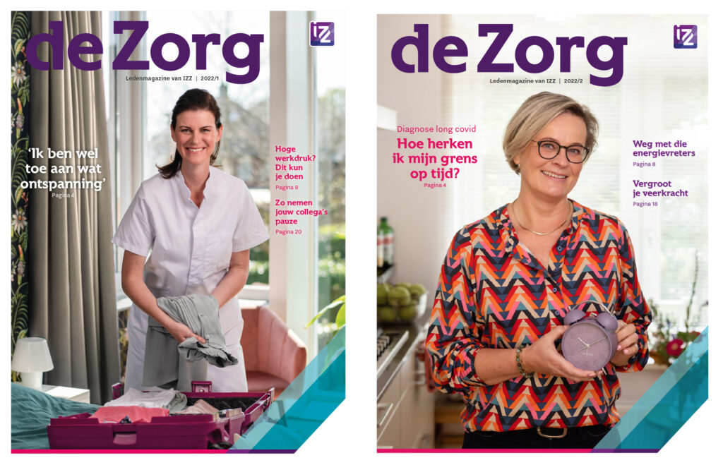 De twee covers van magazine 'De Zorg', op beide covers staat een lachende, vrouwelijke zorgmedewerker